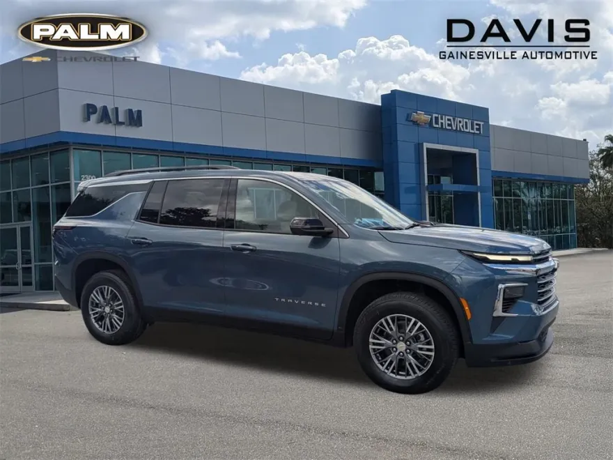 2026 Chevrolet Traverse L photo 1