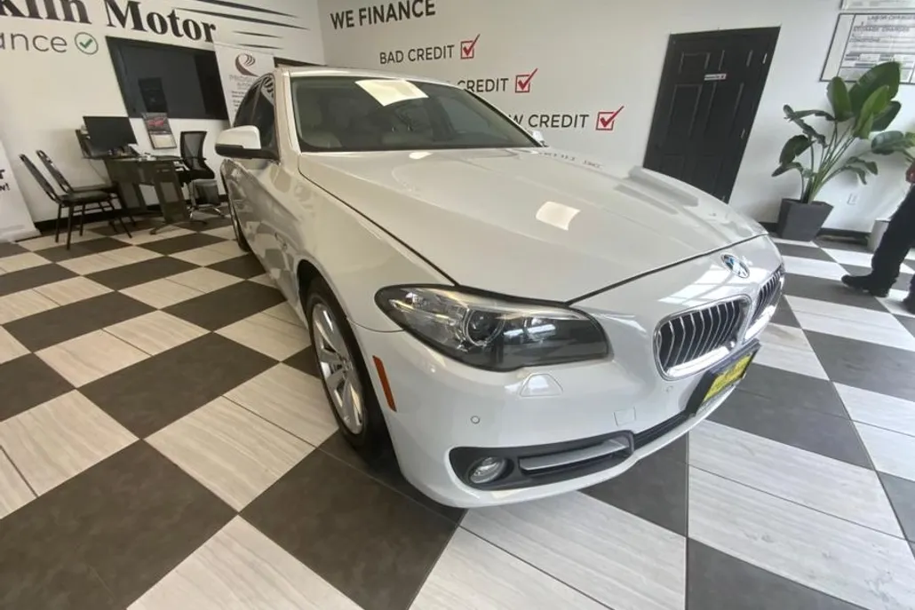 2015 Bmw 528i xDrive Sedan photo 1