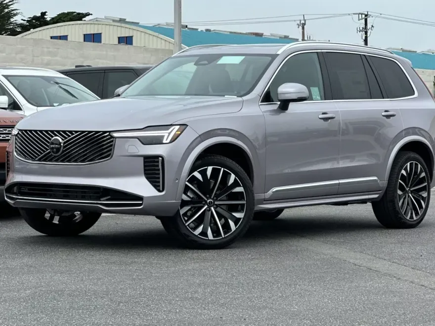 2026 Volvo XC90 B5 Plus photo 1