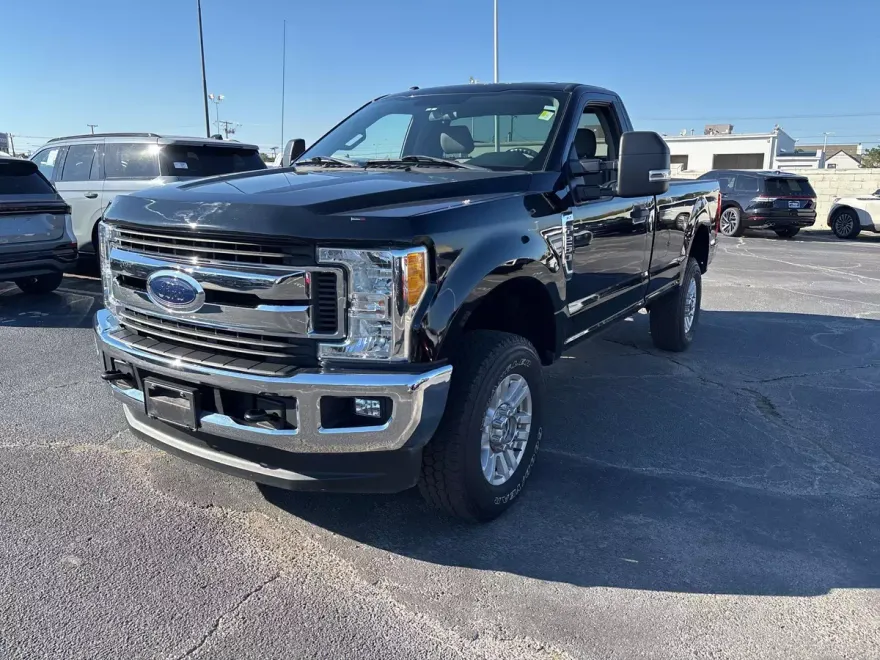 2017 Ford F-250 XLT photo 1