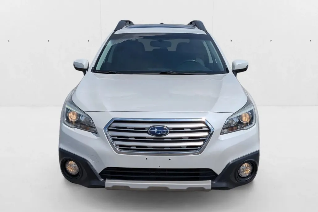 2015 Subaru Outback 2.5i Limited photo 1
