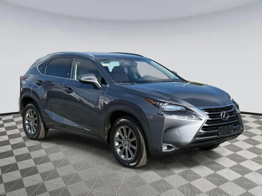 2017 Lexus NX 200t Luxury photo 1