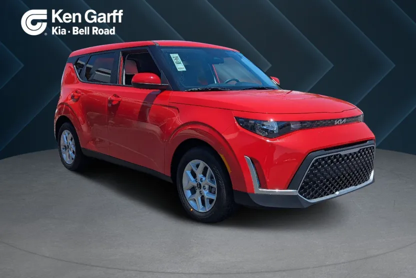 2025 Kia Soul S photo 1