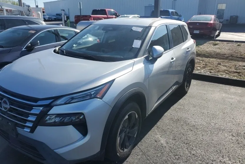 2024 Nissan Rogue SV photo 1