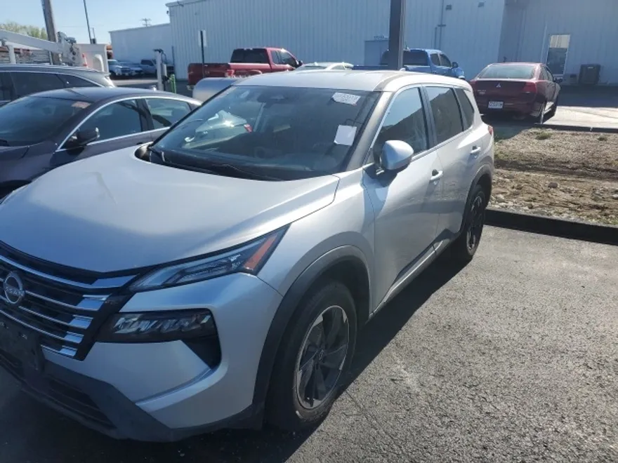 2024 Nissan Rogue SV photo 1