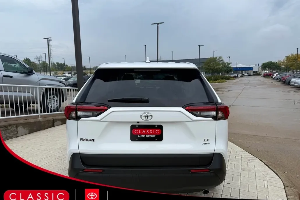 2025 Toyota RAV4 LE photo 1