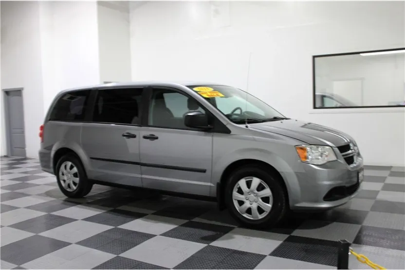 2015 Dodge Grand Caravan SE photo 1