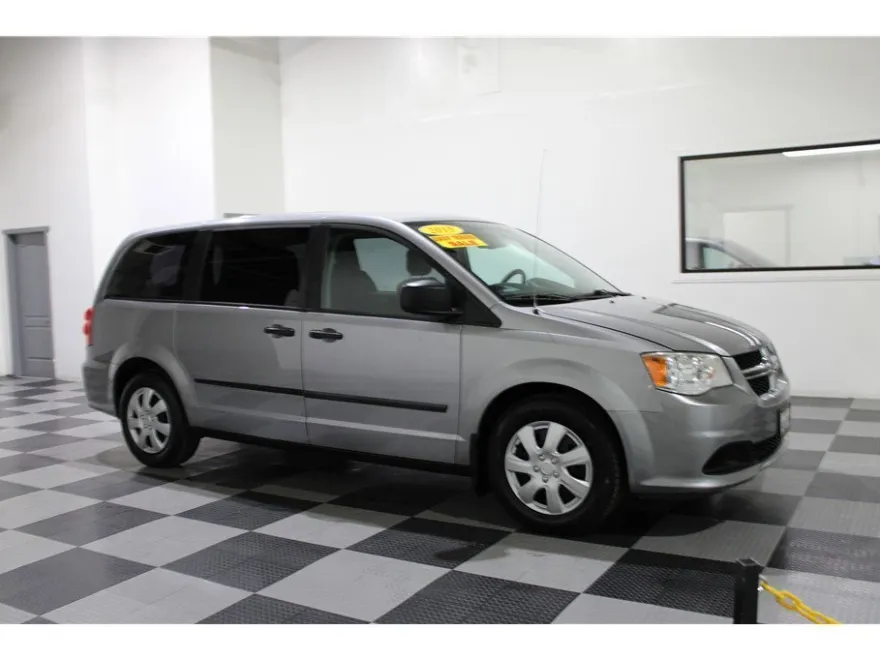 2015 Dodge Grand Caravan SE photo 1