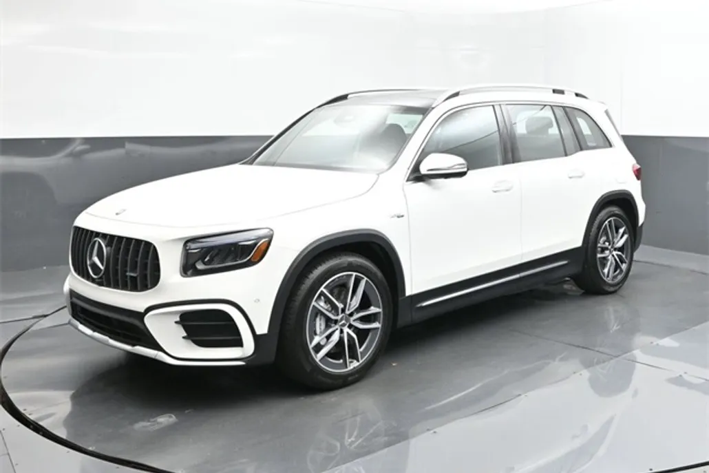 2025 Mercedes Benz GLB 35 4MATIC photo 1