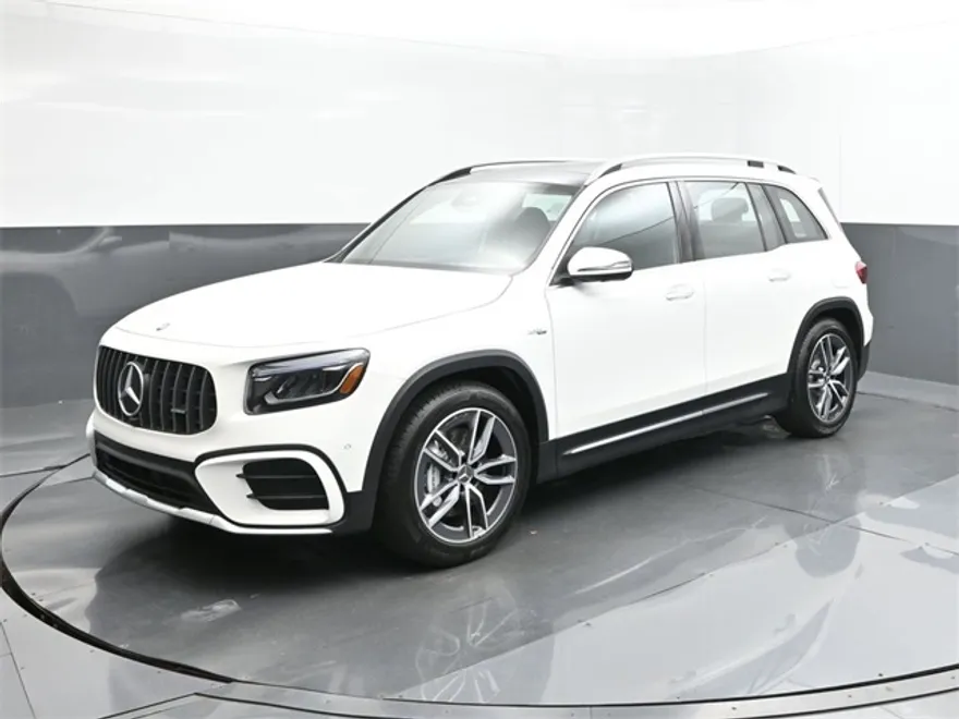 2025 Mercedes Benz GLB 35 4MATIC photo 1