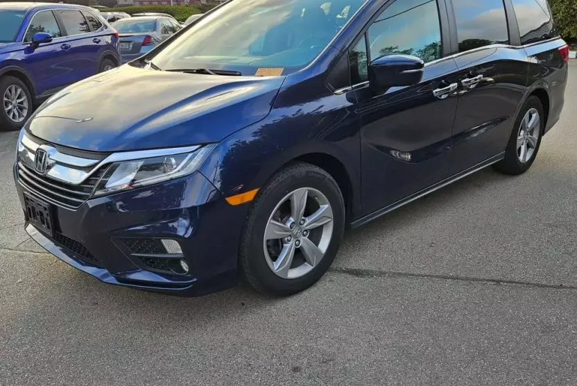 2020 Honda Odyssey EX-L photo 1