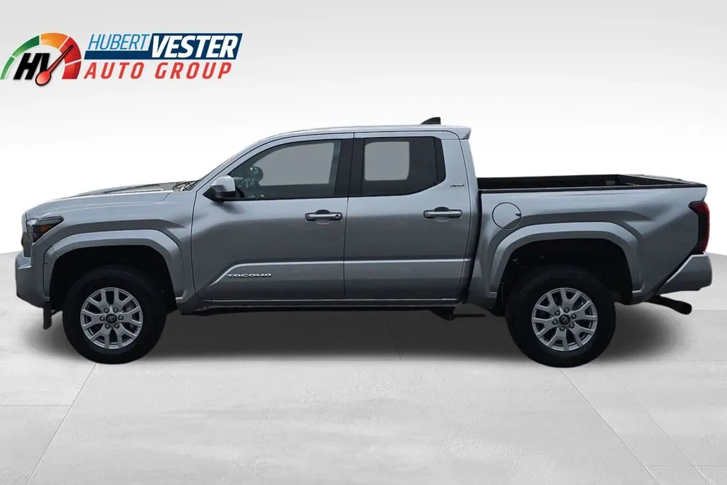 2024 Toyota Tacoma SR5 photo 1