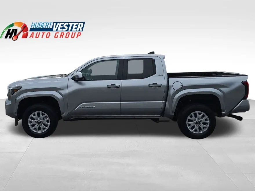 2024 Toyota Tacoma SR5 photo 1