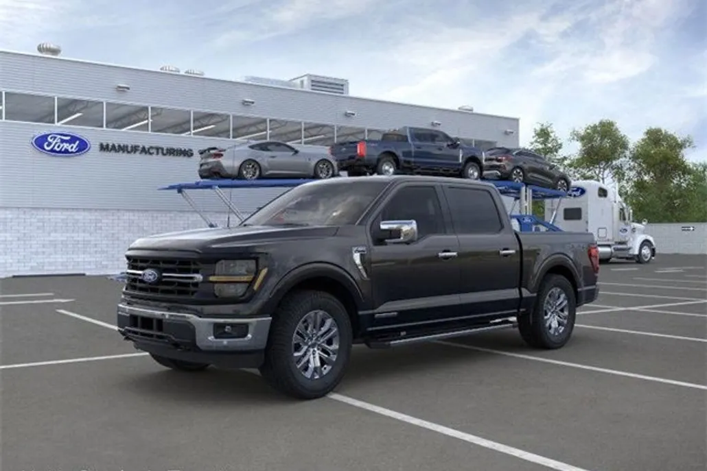 2025 Ford F-150 XLT photo 1