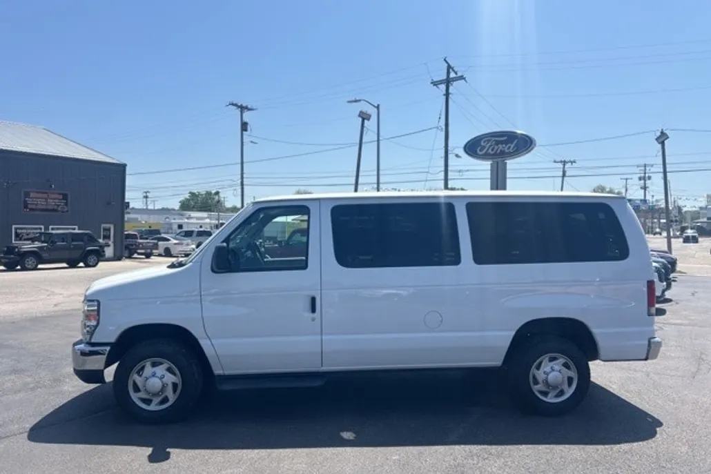 2014 Ford E-350 photo 1