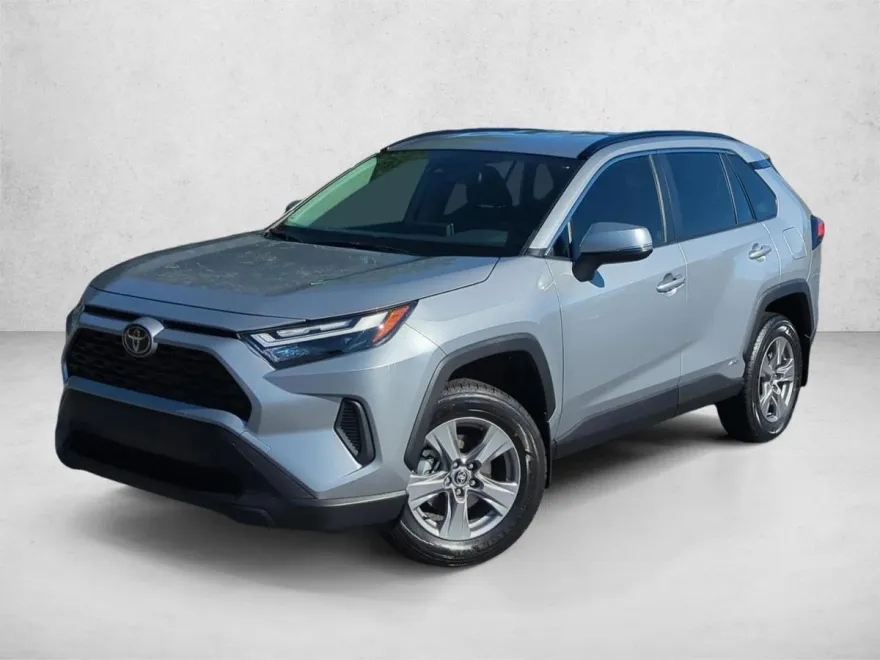 2025 Toyota RAV4 Hybrid LE photo 1