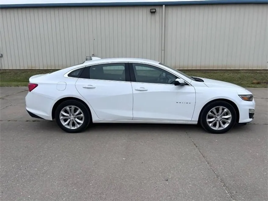 2023 Chevrolet Malibu 1LT photo 1