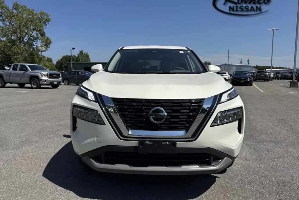 2021 Nissan Rogue SV photo 1