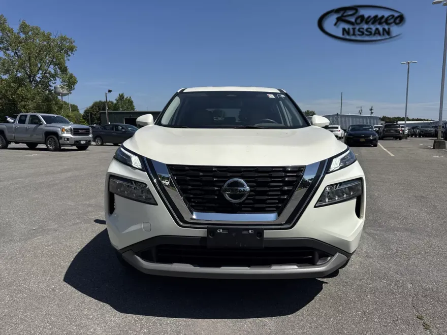 2021 Nissan Rogue SV photo 1
