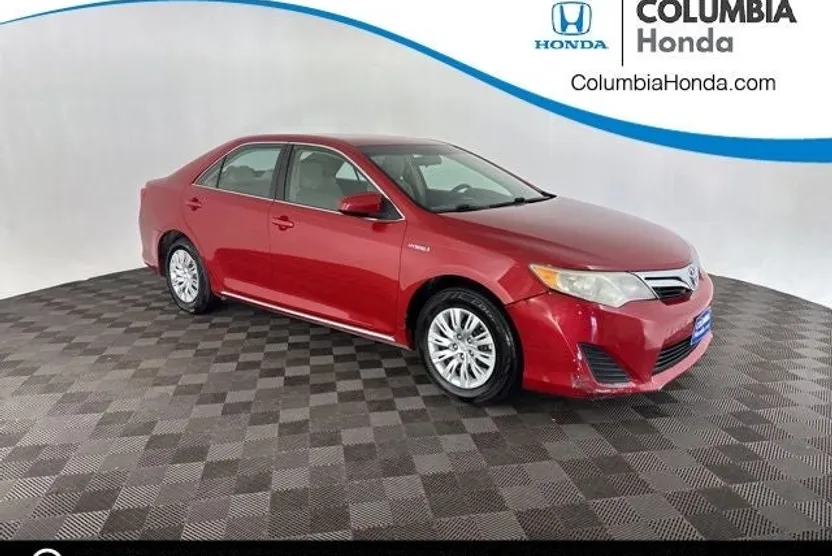 2014 Toyota Camry Hybrid LE photo 1