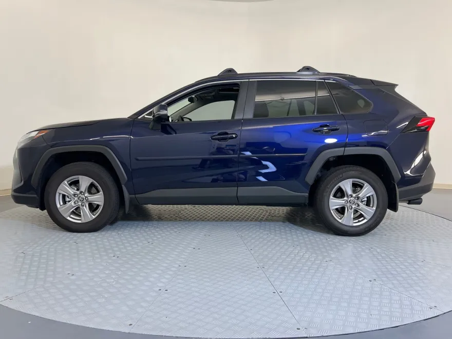 2025 Toyota RAV4 XLE photo 1