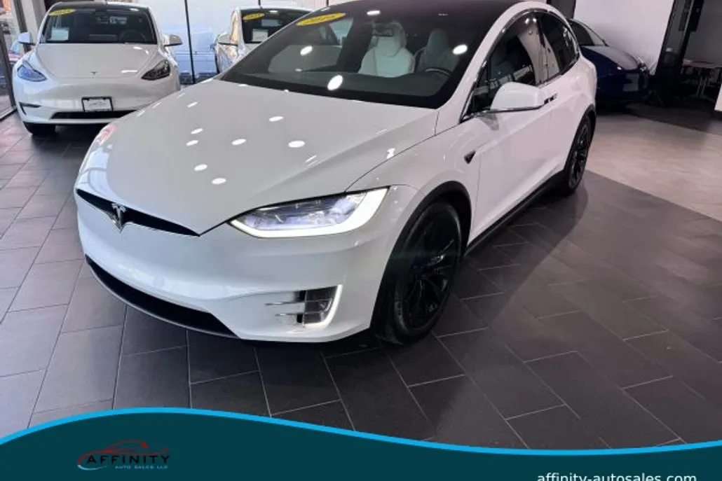 2016 Tesla Model X 90D photo 1