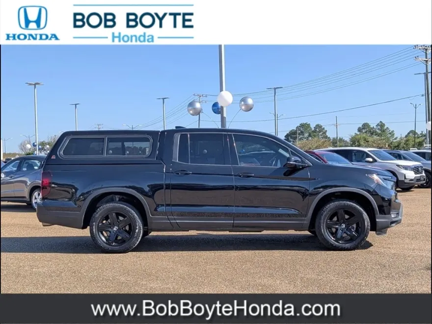 2022 Honda Ridgeline Black Edition photo 1