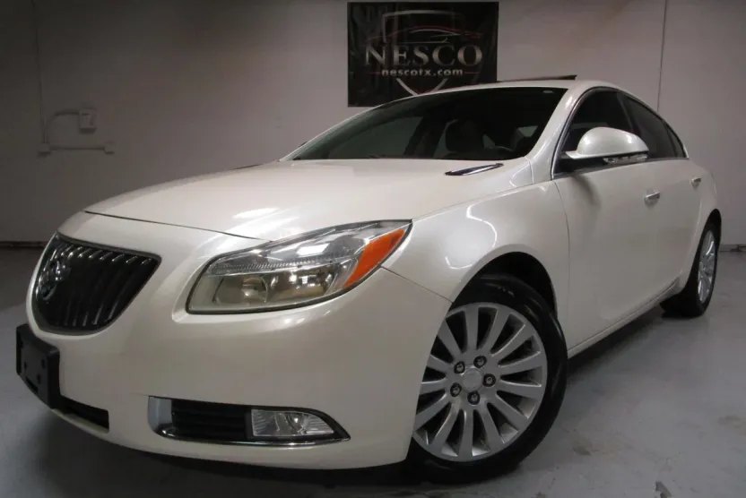 2012 Buick Regal Premium photo 1