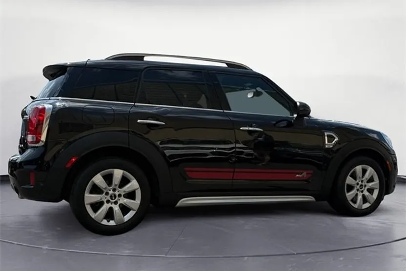 2017 Mini Countryman S ALL4 photo 1