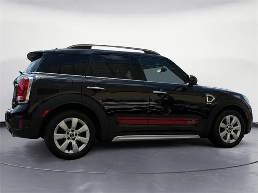 2017 Mini Countryman S ALL4 photo 1