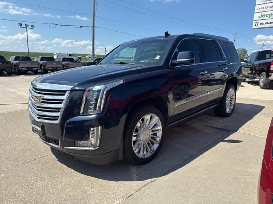 2019 Cadillac Escalade Platinum photo 1