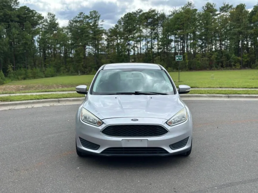 2017 Ford Focus SE photo 1