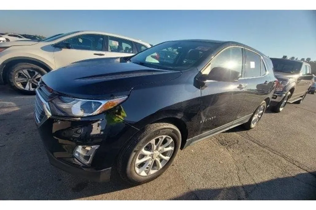 2020 Chevrolet Equinox LT photo 1