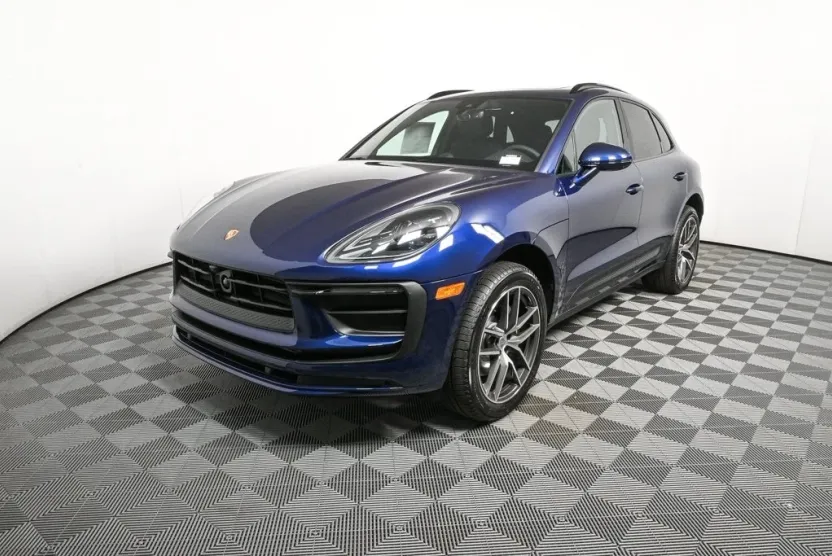 2026 Porsche Macan T photo 1