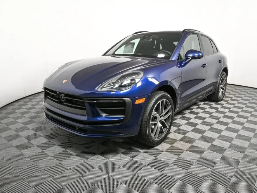 2026 Porsche Macan T photo 1
