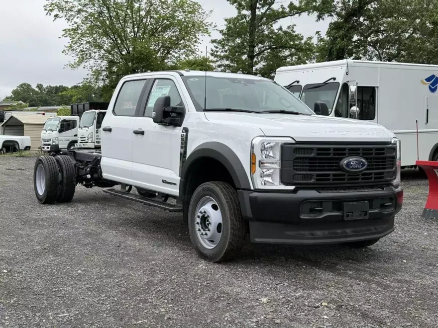 2025 Ford F-550 XL photo 1