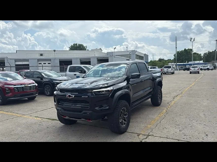 2025 Chevrolet Colorado ZR2 photo 1