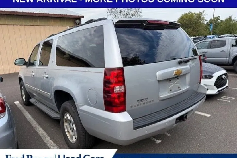 2012 Chevrolet Suburban LT photo 1