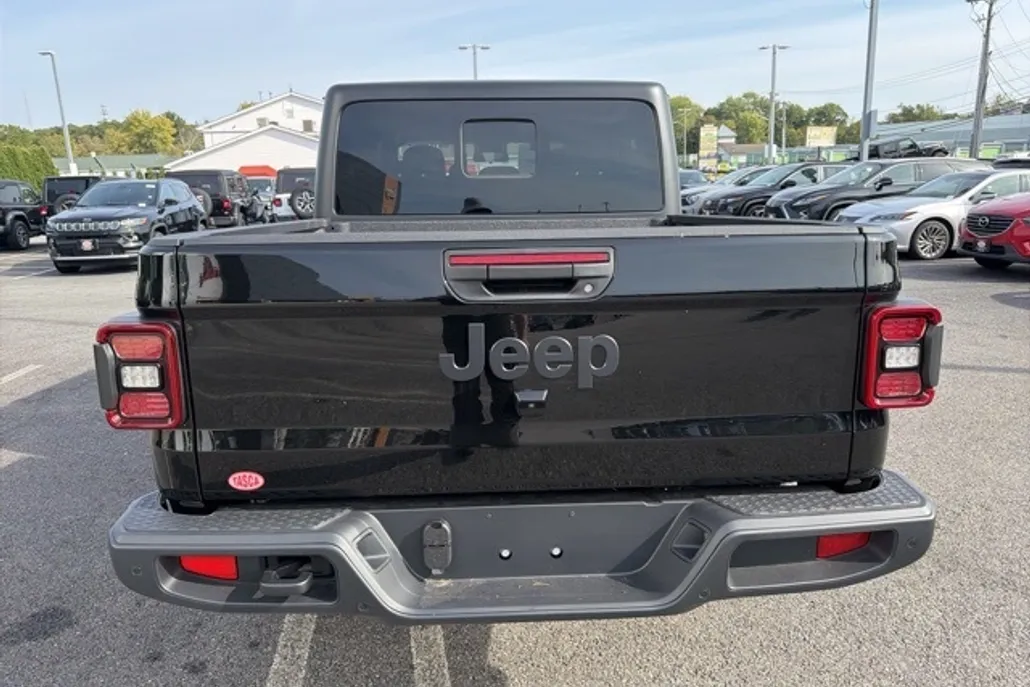 2025 Jeep Gladiator Sport S photo 1