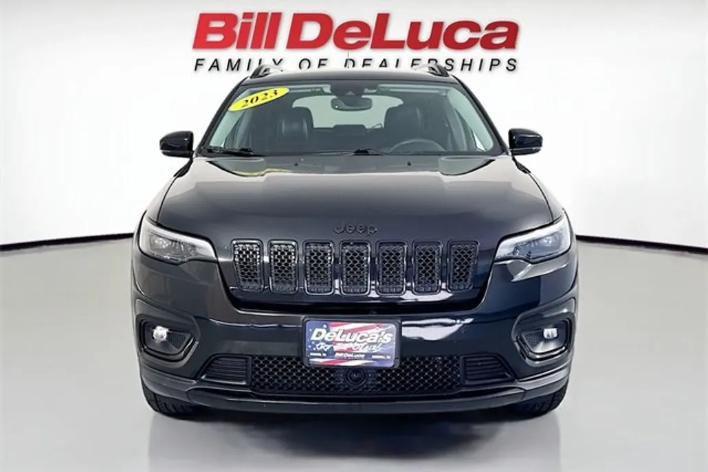 2023 Jeep Cherokee Altitude Lux photo 1