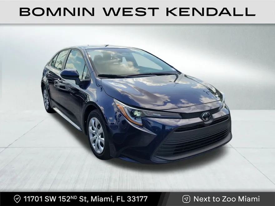 2023 Toyota Corolla LE photo 1