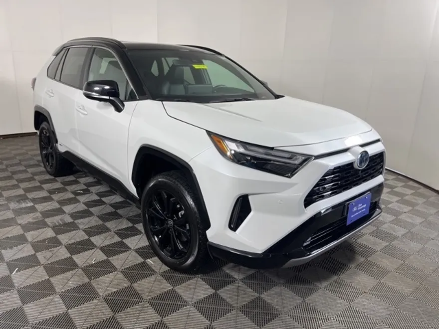 2024 Toyota RAV4 Hybrid XSE photo 1