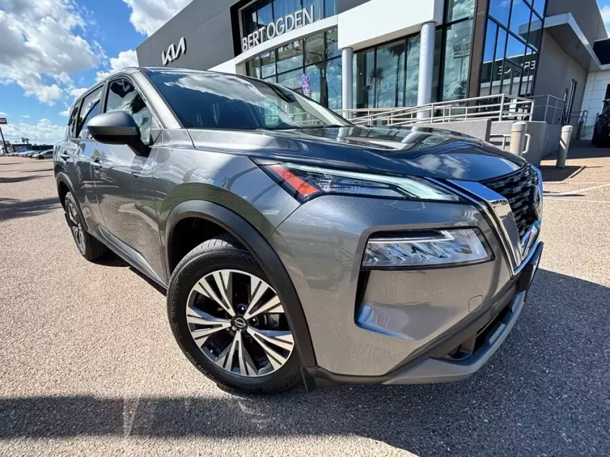 2023 Nissan Rogue SV photo 1