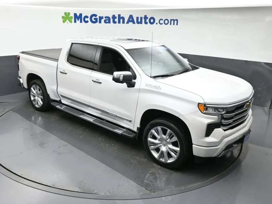 2024 Chevrolet Silverado 1500 High Country photo 1