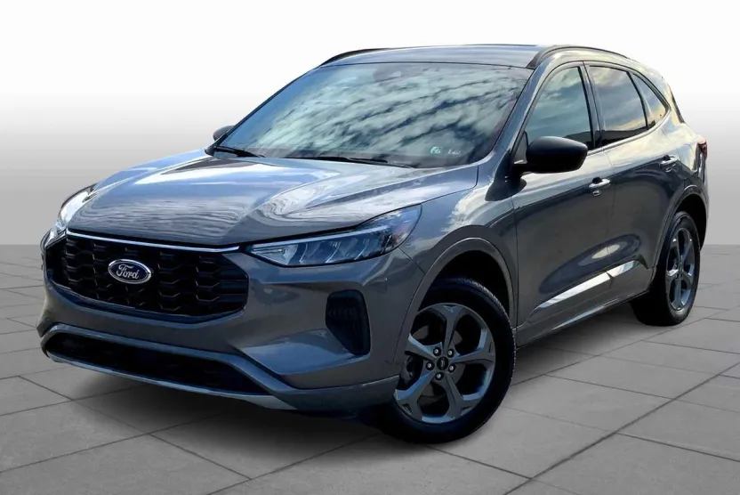 2023 Ford Escape ST-Line photo 1