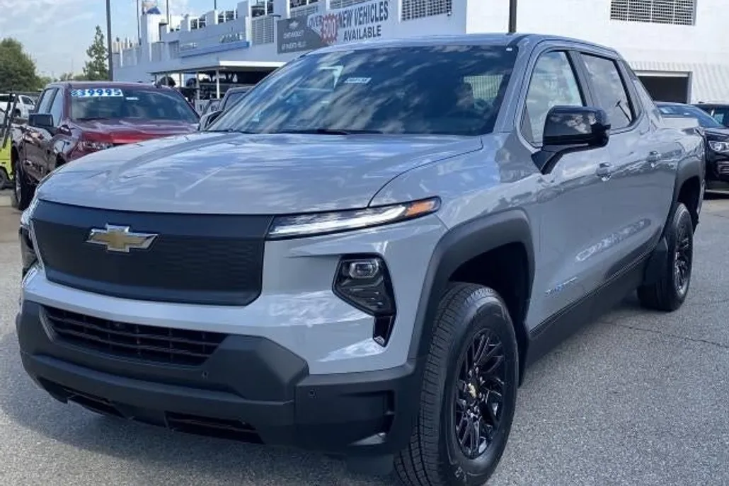 2026 Chevrolet Silverado EV Work Truck photo 1