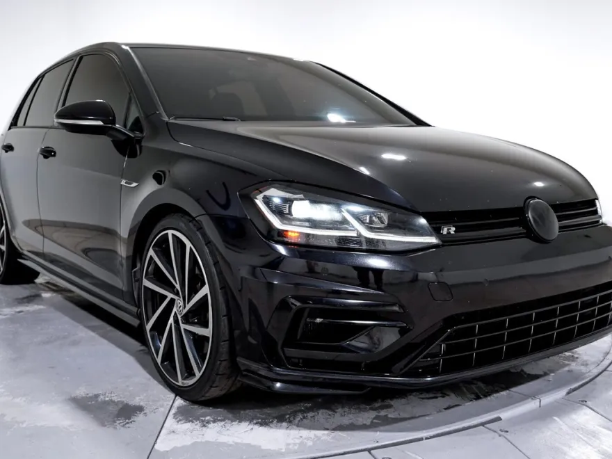 2019 Volkswagen Golf R 4Motion photo 1