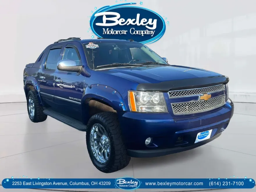 2013 Chevrolet Avalanche LTZ photo 1