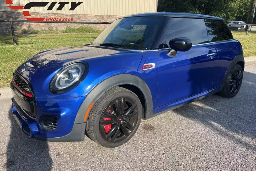 2021 Mini Cooper Iconic photo 1