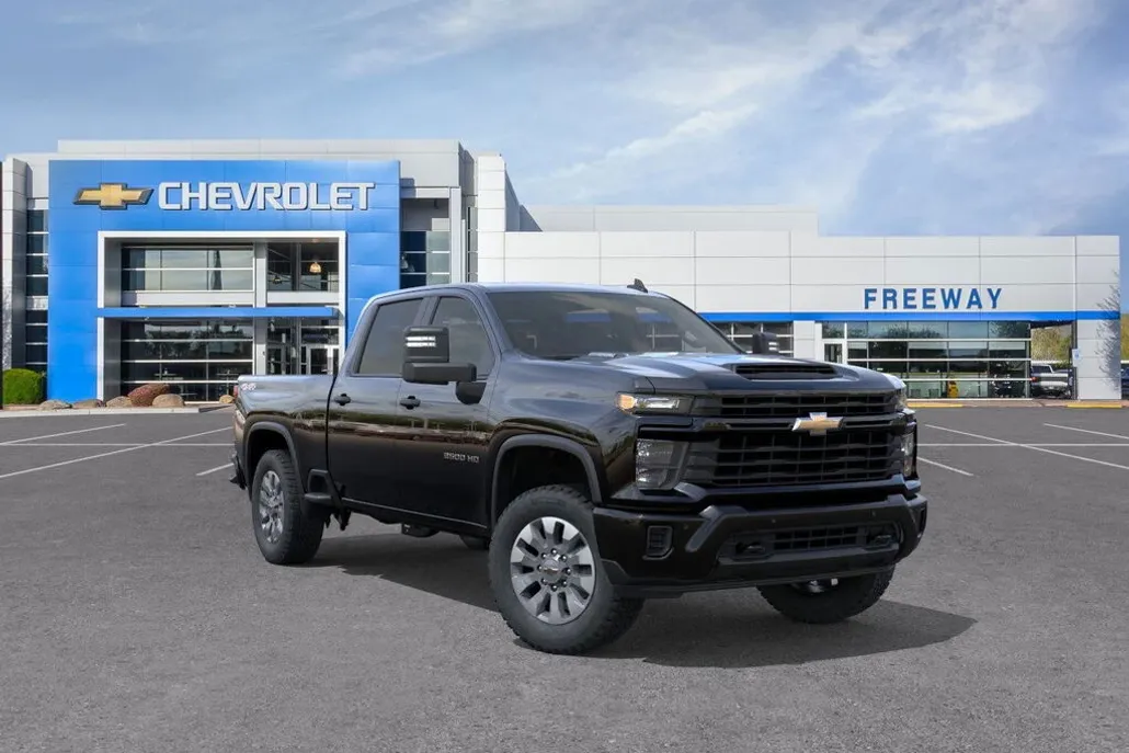 2026 Chevrolet Silverado 2500HD Custom photo 1